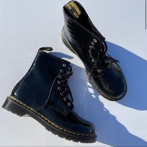 Dr. Martens Women's size 9 Eye Embossed Croc Boots